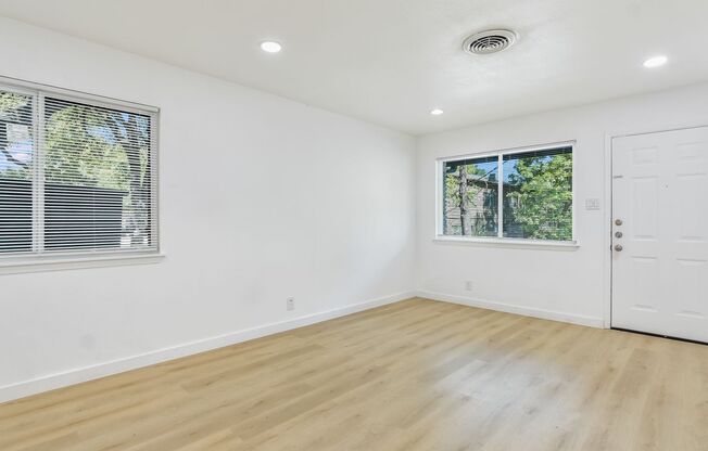 3105 Glen Ora Street