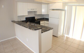 2 beds, 2 baths, 860 sqft, $1,300, Unit 4009 SE 11th Ave #107