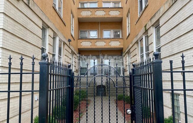 353 E 55th Pl, Chicago IL