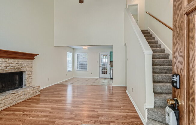 1705 RUSTY NAIL LOOP
