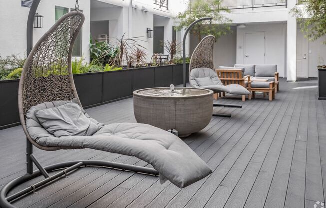 3 beds, 2 baths, 1,160 sqft, $3,600, Unit 402