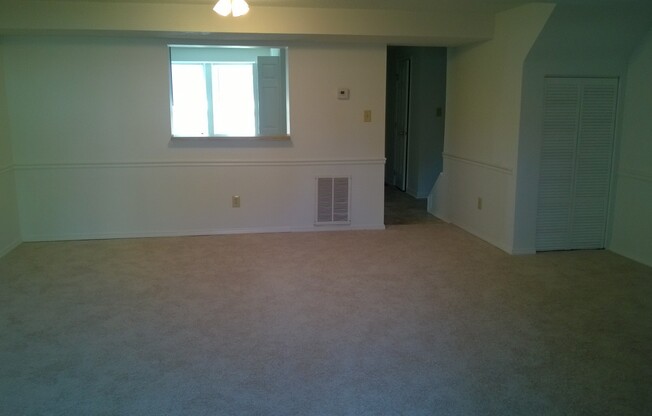 4206 Whistler Ct ~ 3 bedroom / 2.5 bathroom ~ Townhouse located in Hunter's Creek Community