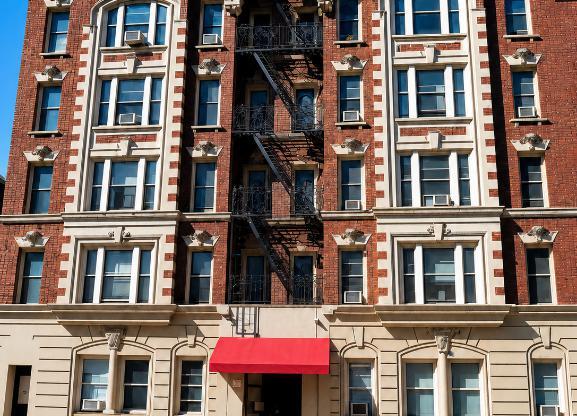 521 W 122 ST