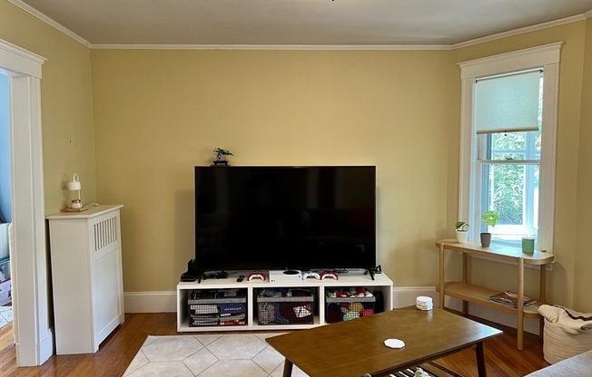 52 MT VERNON ST
