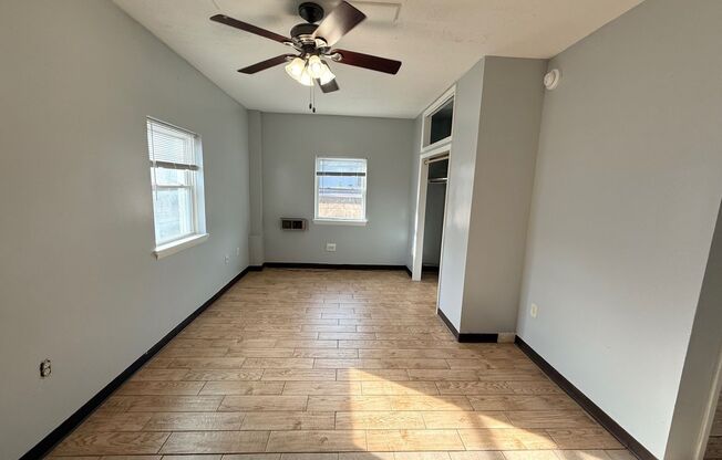 Calder Way East - 215