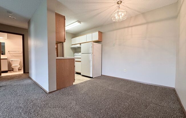 1 bed, 1 bath, 700 sqft, $624, Unit 309