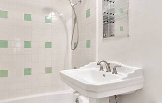 520 E 81 ST