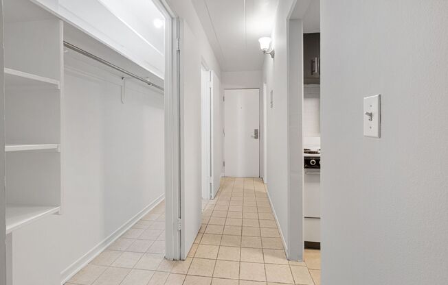 Studio, 1 bath, 374 sqft, $1,475, Unit 3D