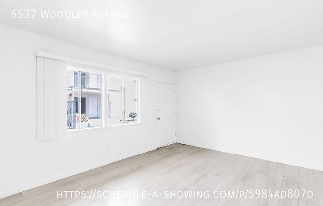 6537 WOODLEY AVE