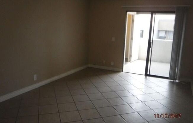 3 beds, 2 baths, $1,650, Unit 2104