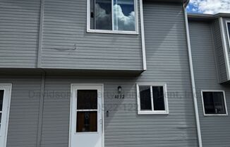 Cozy Updated 2 Bedroom Townhouse Near UCCS