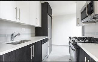 2 beds, 2 baths, 1,300 sqft, $7,695, Unit 3D