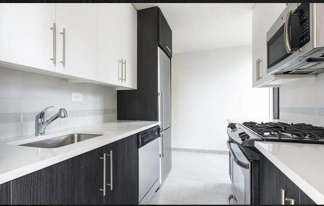 2 beds, 2 baths, 1,300 sqft, $7,695, Unit 3D
