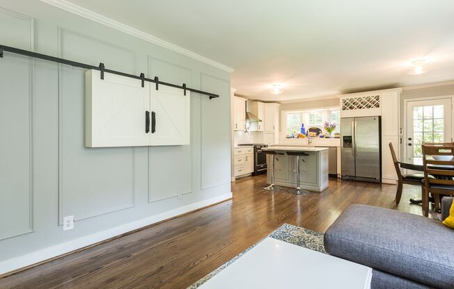 814 Chamberlain St. - Adorable Renovated Cottage in Village District