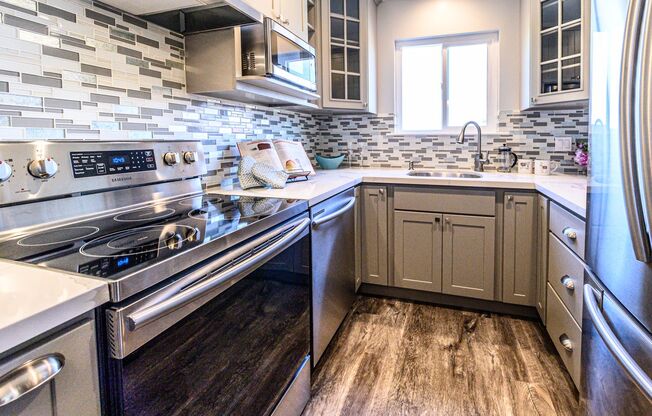 French Quarter Apartment Homes