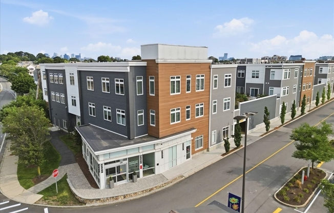 1 bed, 1 bath, 610 sqft, $3,000, Unit 319