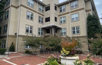 Lavish 1 BR/ 1 BA Condo in Bethesda!