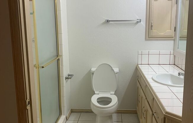 2 beds, 2 baths, 1,006 sqft, $875, Unit 62