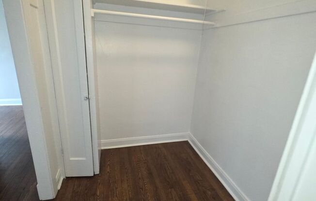 5736-52 S. Stony Island