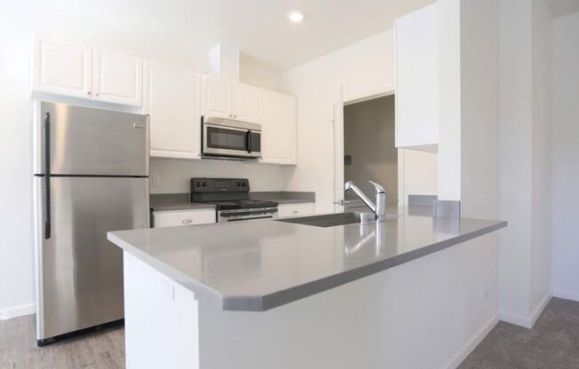 1 bed, 1 bath, 710 sqft, $1,650, Unit K113