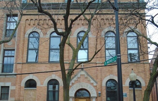 443 W EUGENIE ST