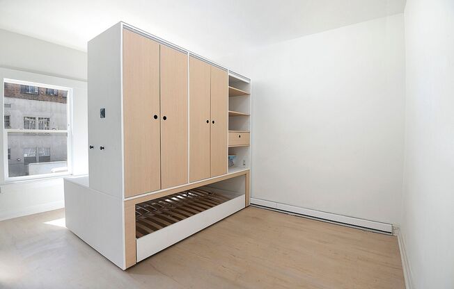 Studio, 1 bath, 214 sqft, $1,350, Unit 108