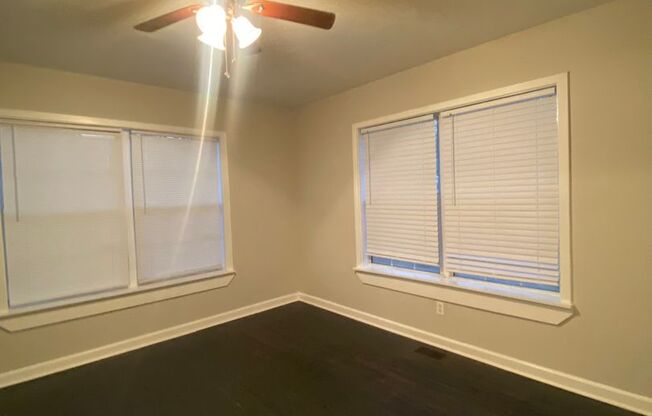 2 beds, 1 bath, 810 sqft, $1,095