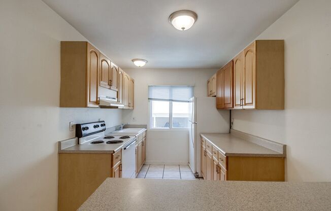 Studio, 1 bath, 420 sqft, $1,825, Unit 4