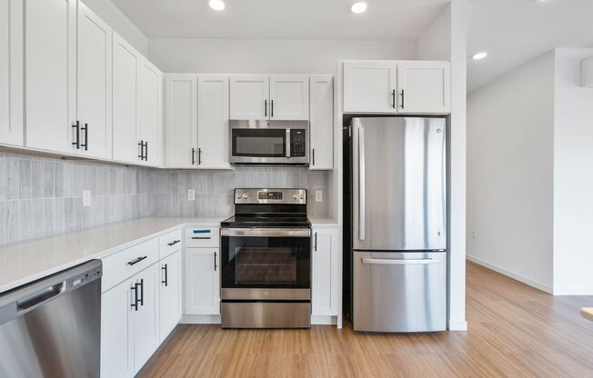 2 beds, 2 baths, 1,018 sqft, $2,100, Unit 202