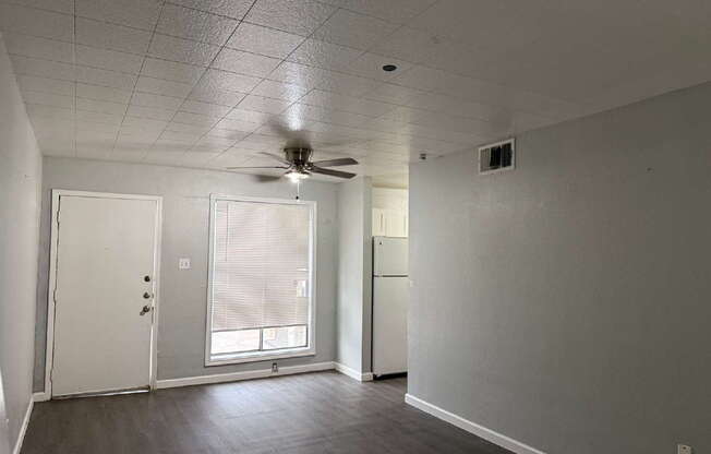 806 MCCAULEY BLVD