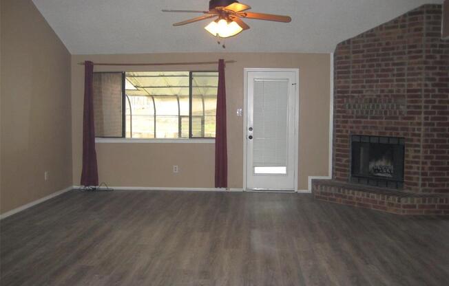 2301 FALL CT