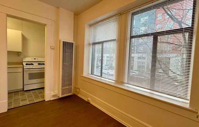 2 beds, 1 bath, 609 sqft, $1,995, Unit 106