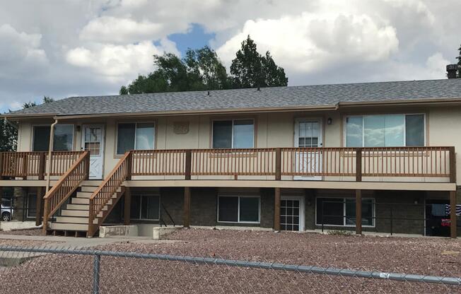 325 BONNIE CT