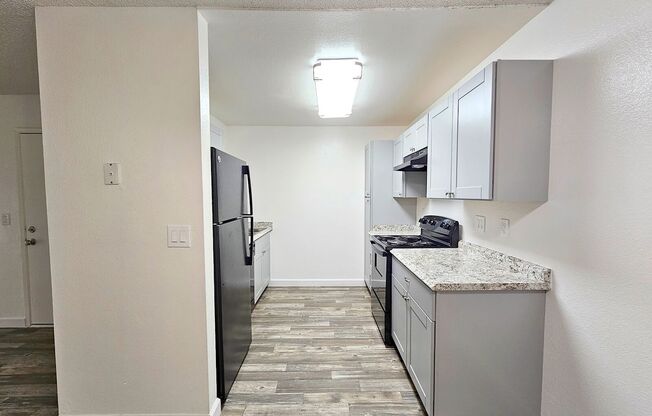 2 beds, 1 bath, 925 sqft, $2,245, Unit 017