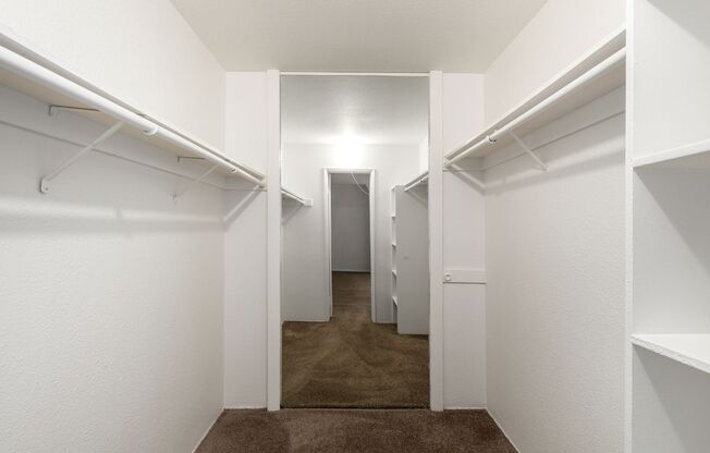 1 bed, 1 bath, 727 sqft, $1,425, Unit Q109