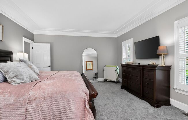 4 beds, 3.5 baths, $6,300