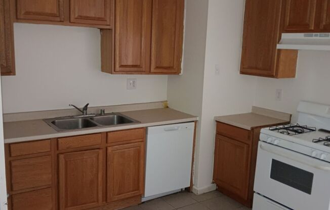 2 beds, 1 bath, $1,550