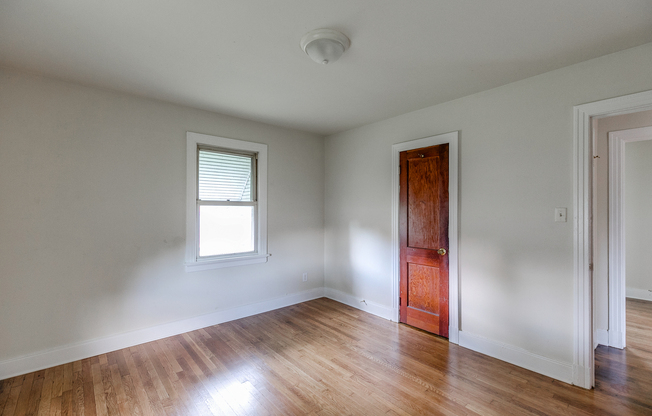 2 beds, 1 bath, $1,350