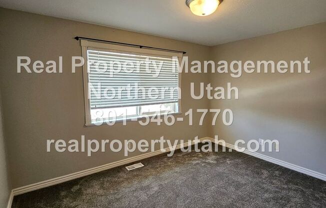 5 beds, 2 baths, $2,700