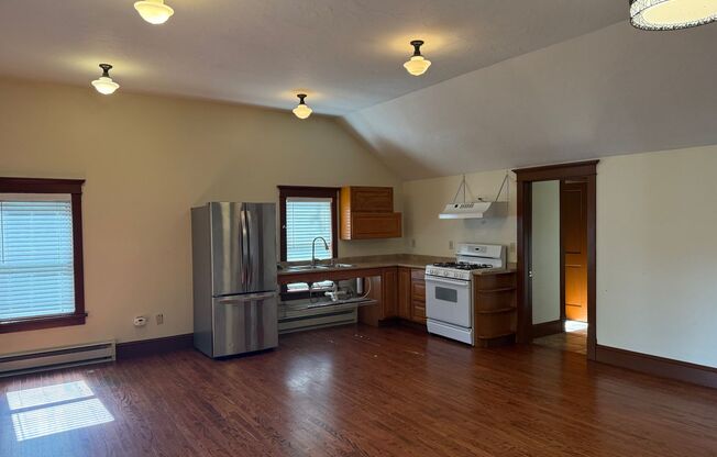 **Move In Now & Get $500 Off First Month’s Rent!** Great home in downtown Loveland