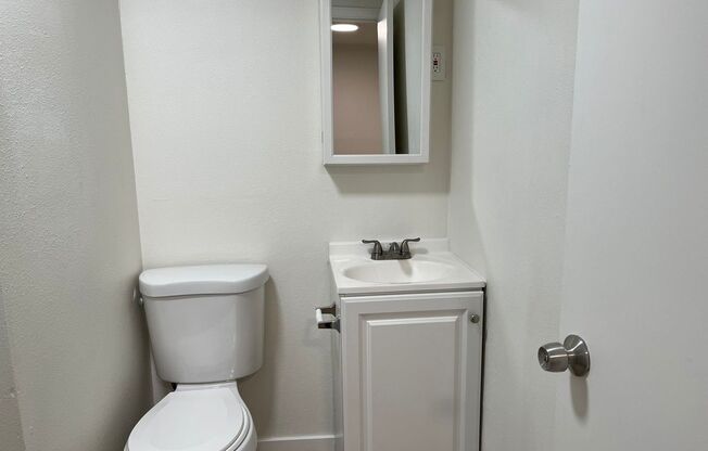 Studio, 1 bath, 214 sqft, $695, Unit Unit 015