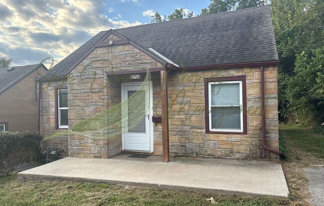 UPSTAIRS LOFT SPACE!!!