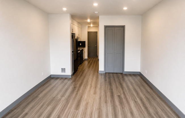 Studio, 1 bath, 317 sqft, $1,395, Unit 309