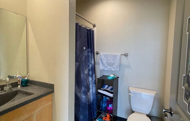 2 beds, 2 baths, 728 sqft, $1,625, Unit 201