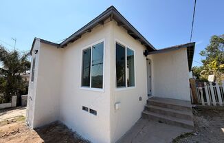 Fully Renovated 2BD/1BA Apartment in San Diego – Parking Included – $2,500/mo