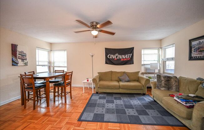 2 beds, 1 bath, $1,675, Unit 2802 1