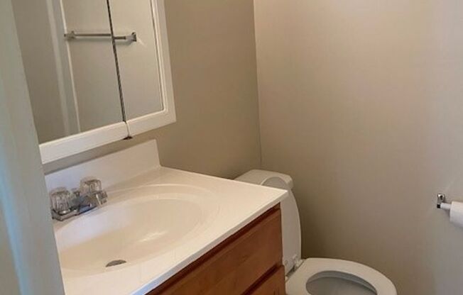 2 beds, 1 bath, 900 sqft, $1,425, Unit 116