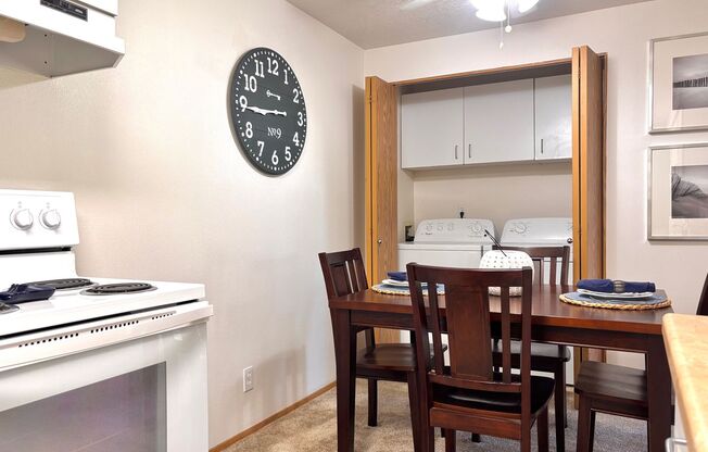 2 beds, 1 bath, 800 sqft, $1,699, Unit 8007