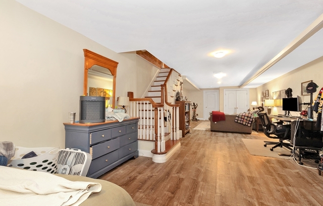 1027 TREMONT