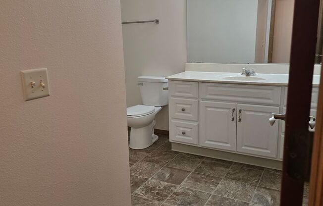 2 beds, 1 bath, 1,010 sqft, $1,279, Unit PL   2205